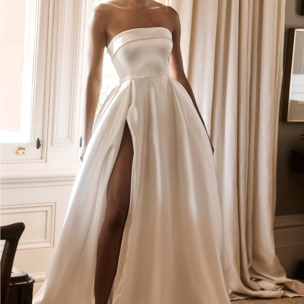 Meshki Eileen Wedding Gown